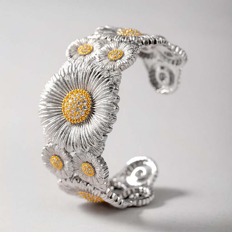 Vintage-Inspired Silver Bracelet with Gold-Plated Daisies and Semi-Precious Stones