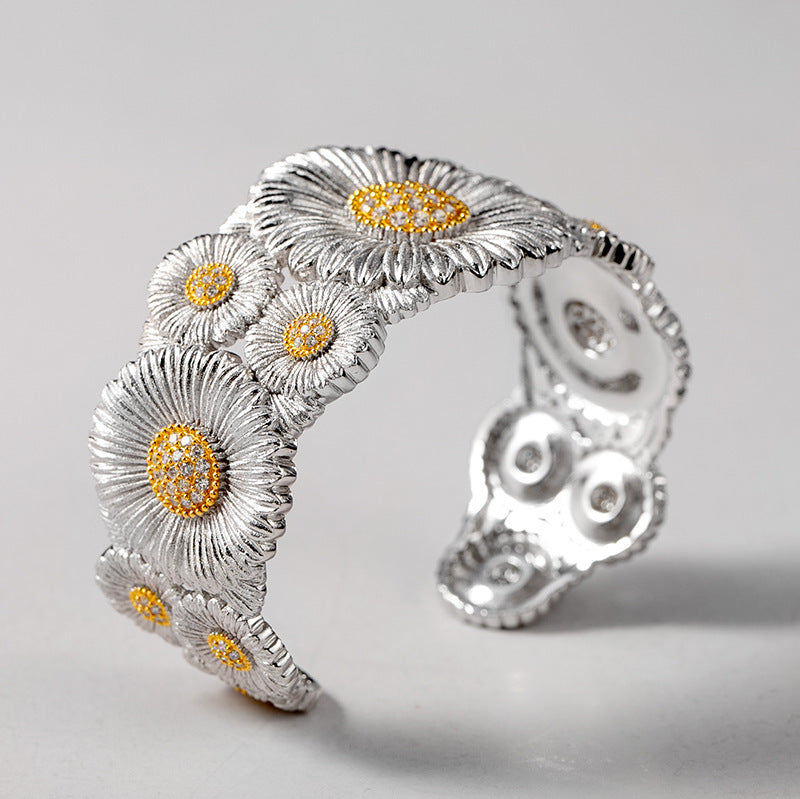 Vintage-Inspired Silver Bracelet with Gold-Plated Daisies and Semi-Precious Stones